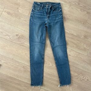 🍭FREE ADD ON 🍭WORN IN tall American Eagle mom jeans